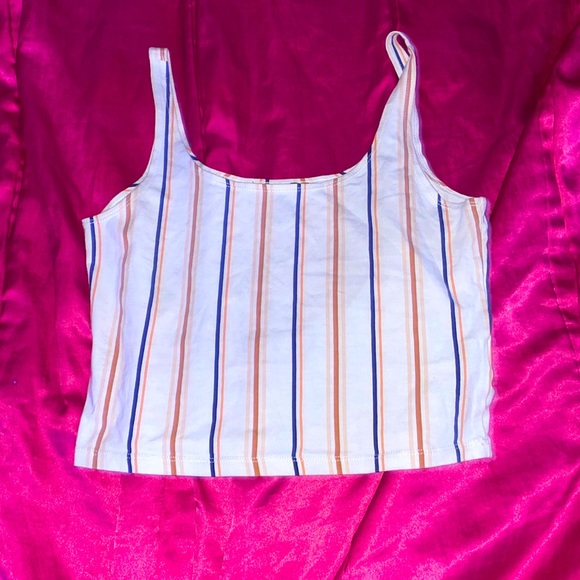 Forever 21 Tops - Forever 21 Crop Top 🤍